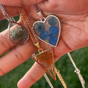 Dried Flower Pendant Necklace